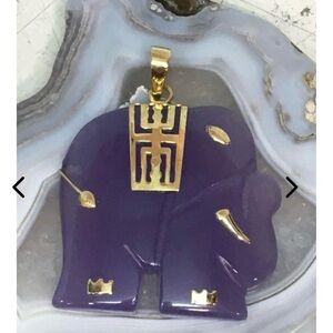 Beautiful 14K Yellow Gold Purple Quartz Elephant Pendant 5g